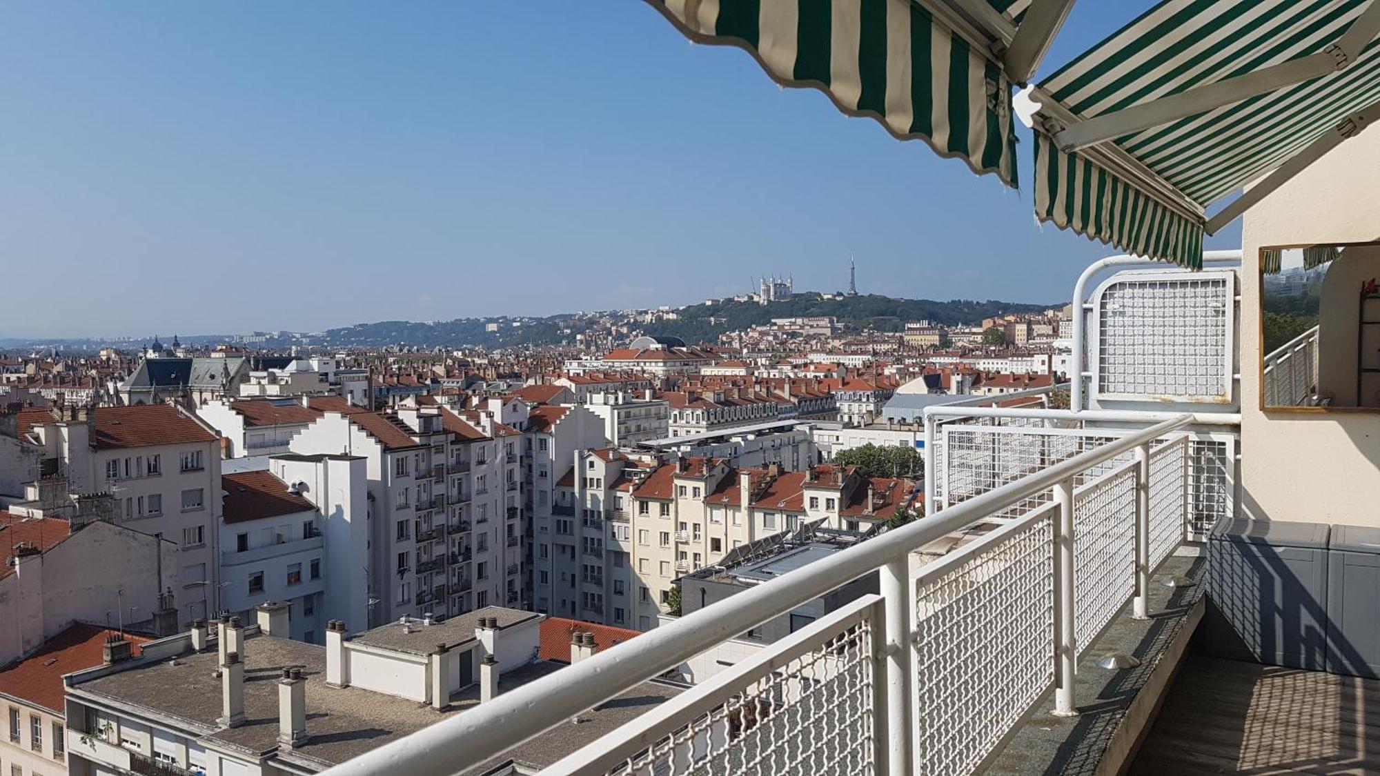 리옹 Plein Sud Terrasse Climatisation Garage Netflix 아파트 외부 사진